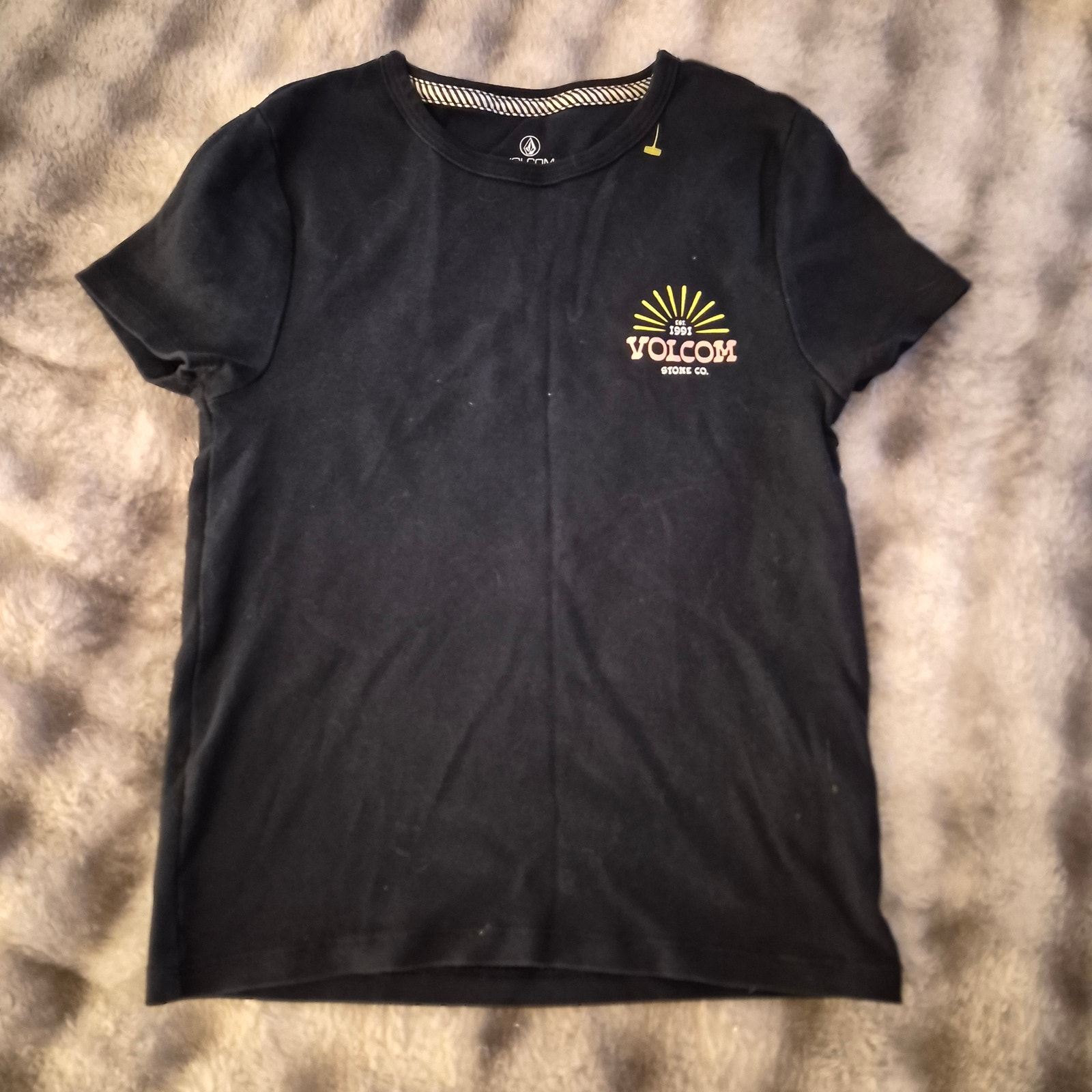 Volcom Graphic T-Shirt Women’s Size Xs Black Crew Neck